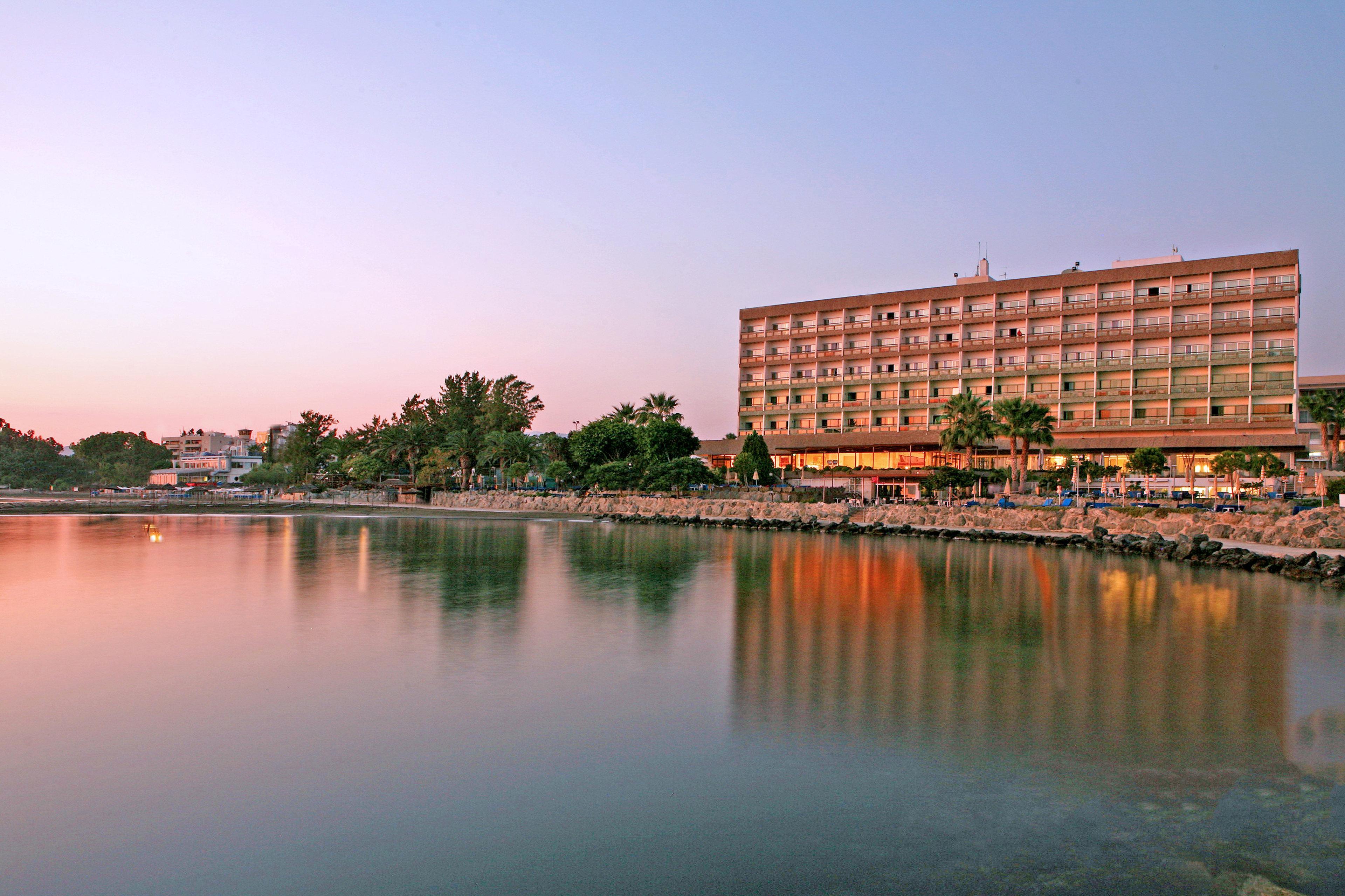 คราวน์ พลาซา ลิมาสซอล ลิมาสโซล Hotel ลิมาซอล ภายนอก รูปภาพ