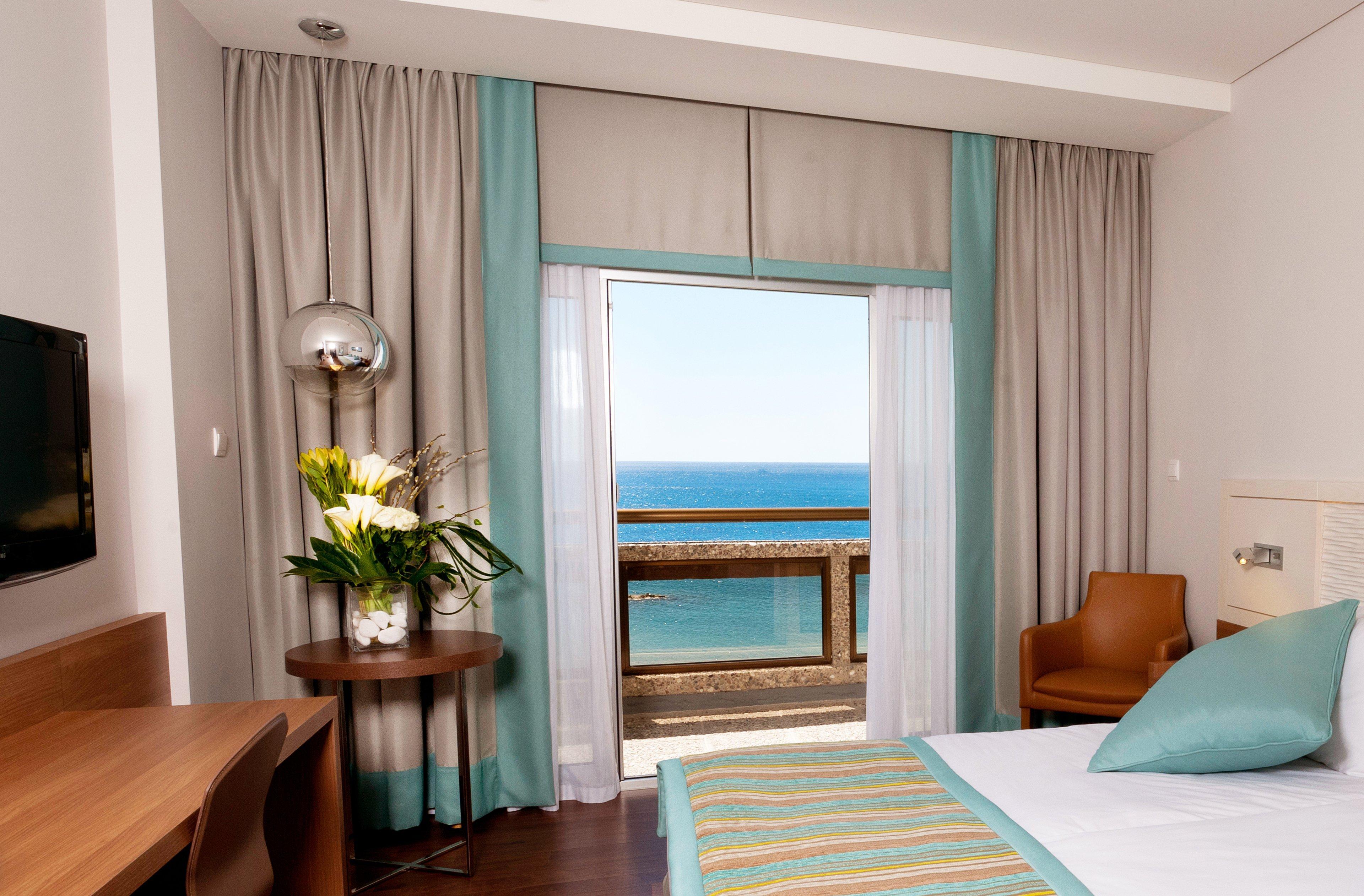 คราวน์ พลาซา ลิมาสซอล ลิมาสโซล Hotel ลิมาซอล ภายนอก รูปภาพ