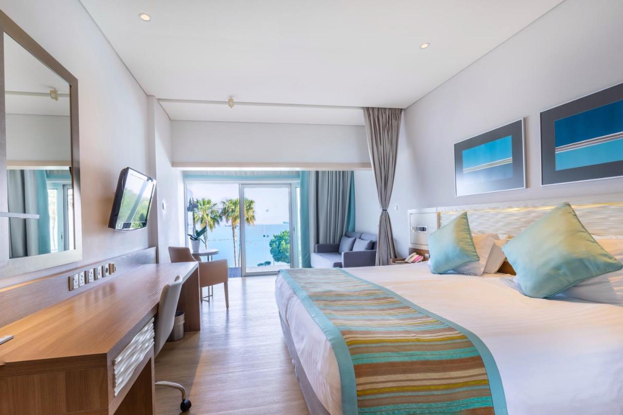 คราวน์ พลาซา ลิมาสซอล ลิมาสโซล Hotel ลิมาซอล ภายนอก รูปภาพ